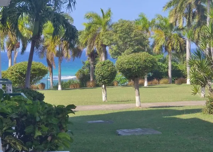Cozy W/ocean View, Pool & Access Apartment *