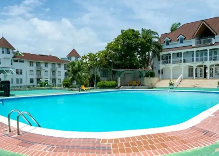 Cozy W/ocean View, Pool & Access Apartment Montego Bay